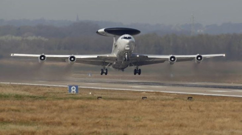الناتو ينقل طائرات استطلاع إلى رومانيا المجاورة لأوكرانيا